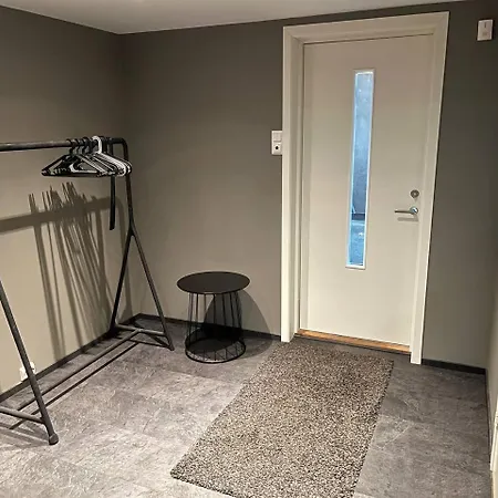 Apartamento A Cozy Place To Over Tysvaer